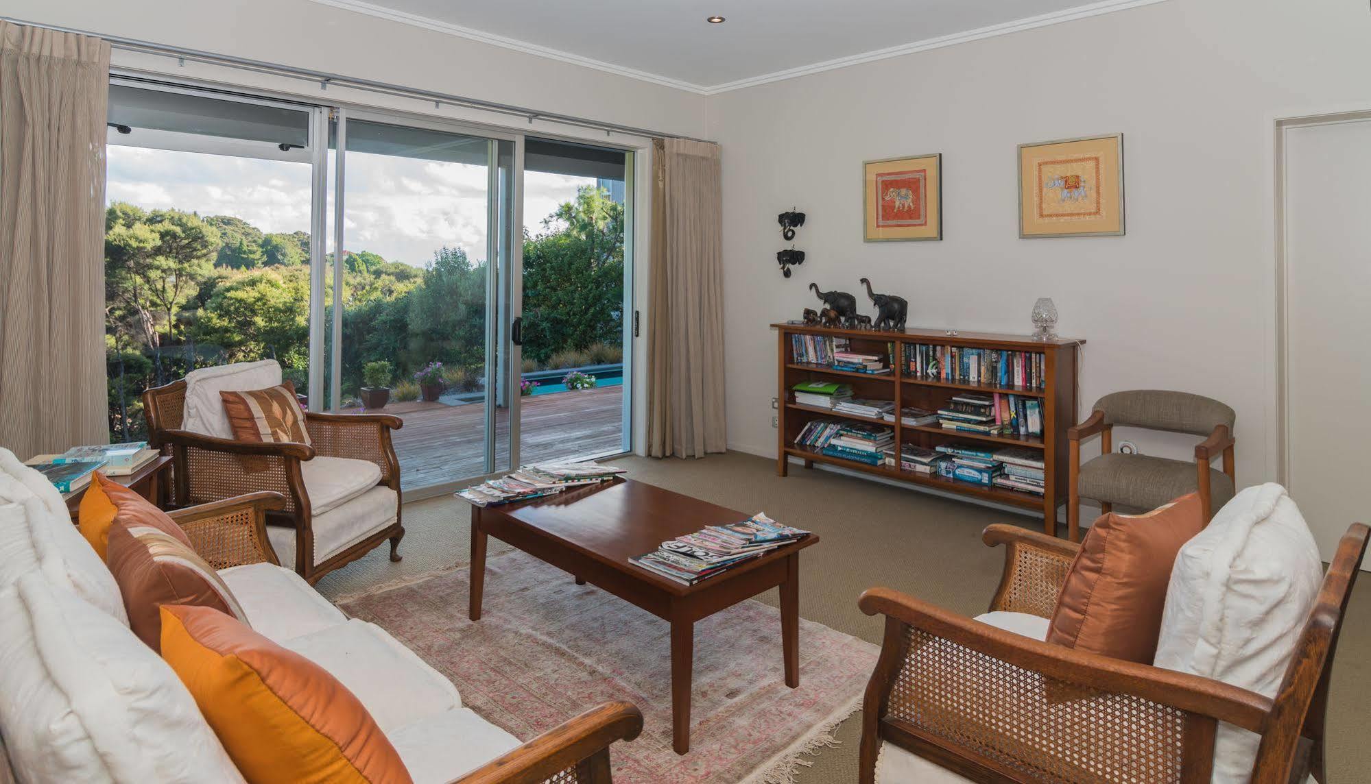 Decks Of Paihia Bed & Breakfast Exterior foto