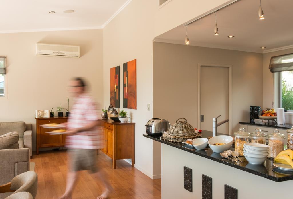 Decks Of Paihia Bed & Breakfast Exterior foto